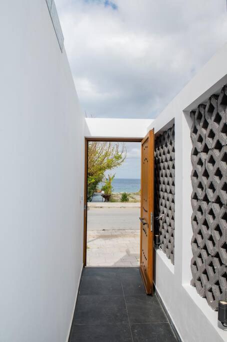 Sunwaves Beach Studio II Ialisos Exterior foto